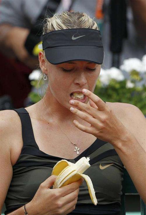 导读：运动员运动时有许多营养和饮食方面的要求，而香蕉则是他们最爱的零食之一